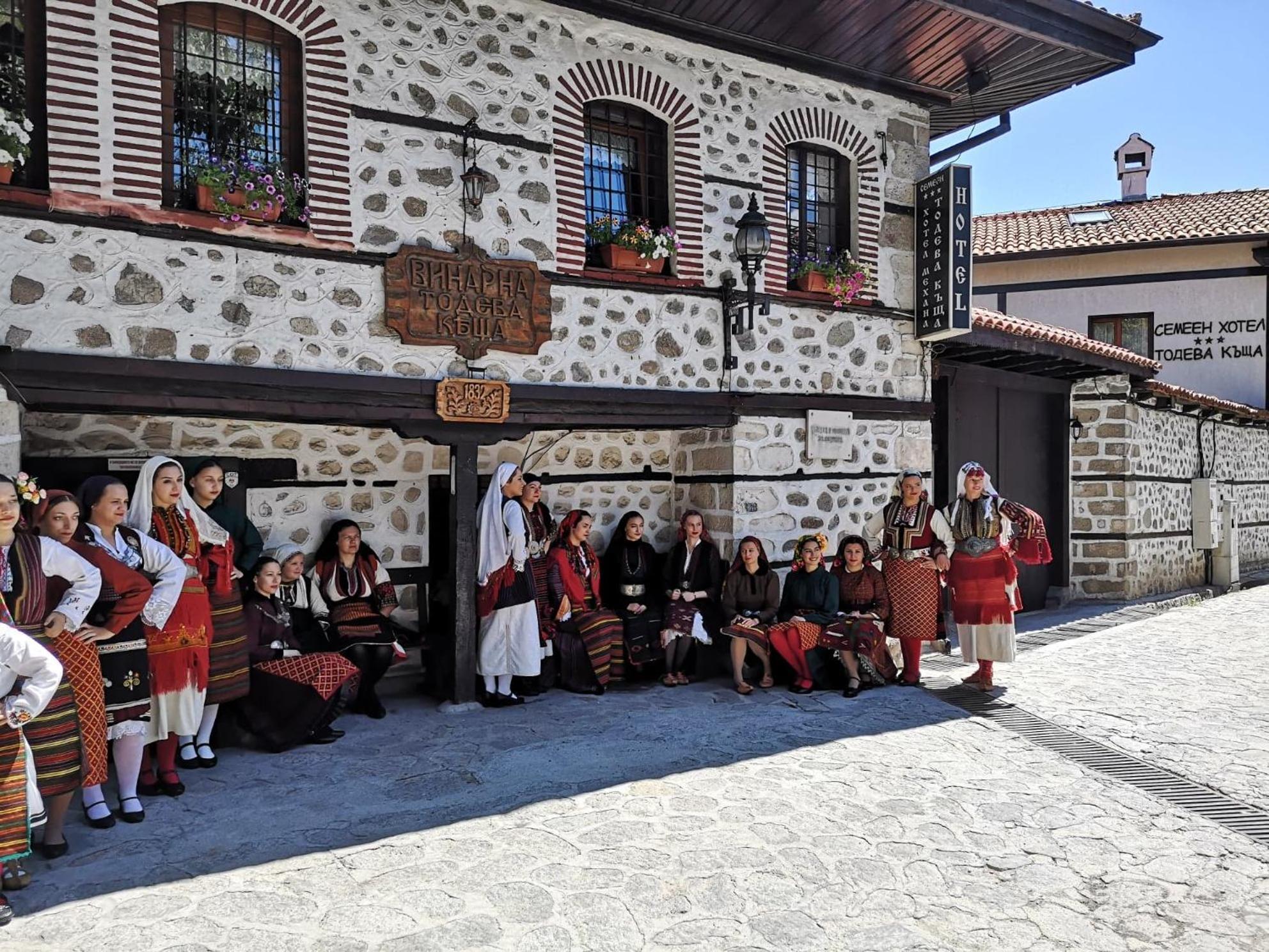 Todeva House Hotel And Tavern Bansko Exterior photo